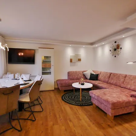 Daire Upland - Zeitgeist